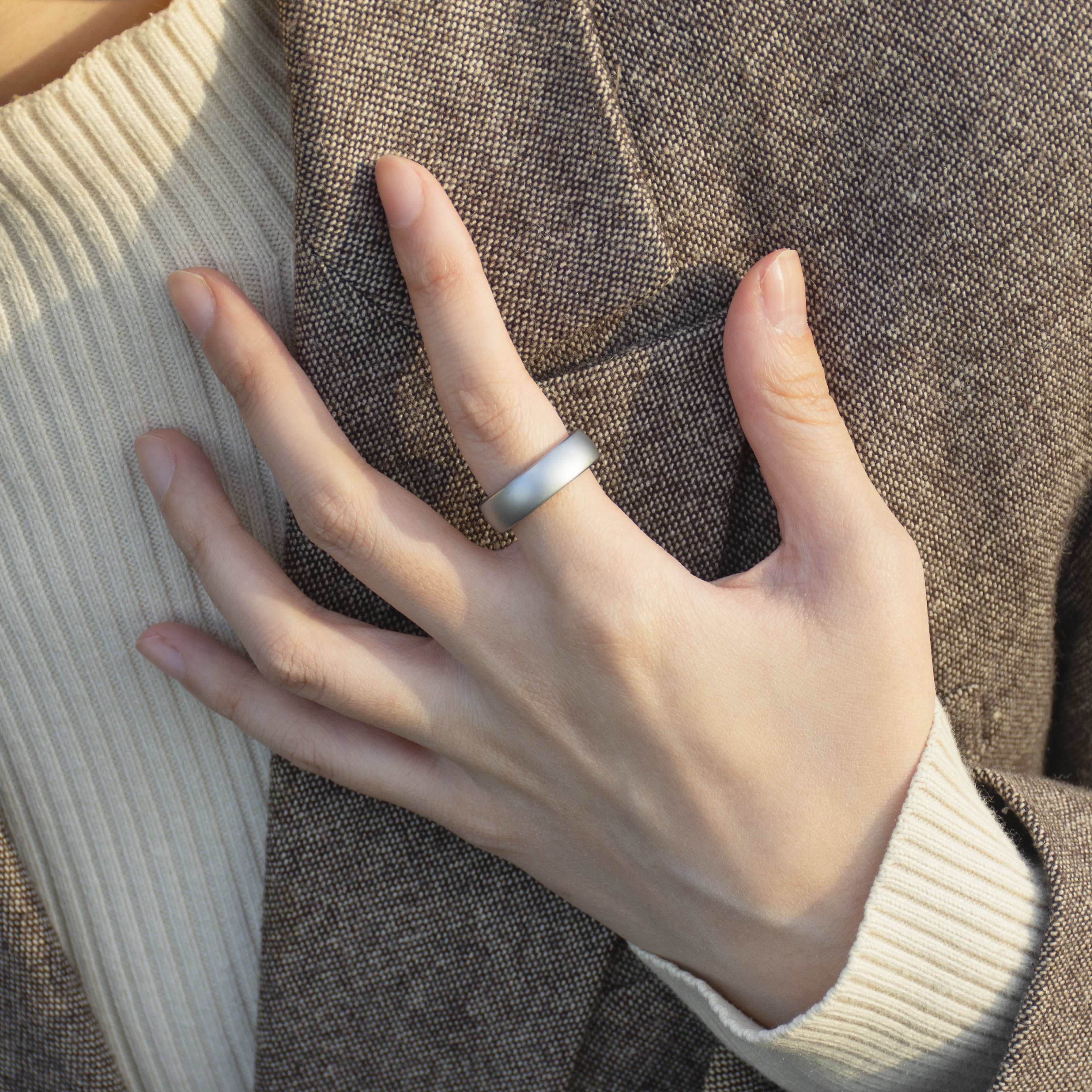 【ドコモ】EVERING MATTE(エブリング)